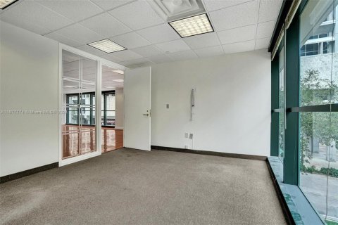 Commercial property in Fort Lauderdale, Florida № 1407677 - photo 29