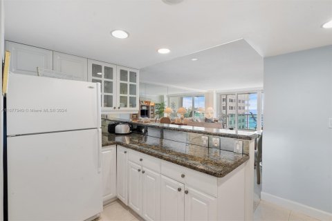 Condo in Fort Lauderdale, Florida, 1 bedroom  № 1407679 - photo 10