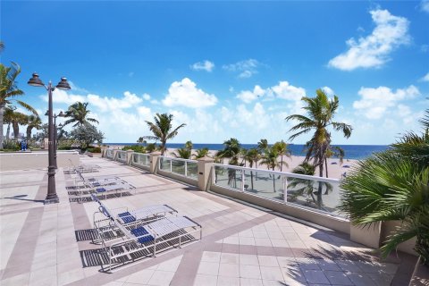 Condo in Fort Lauderdale, Florida, 1 bedroom  № 1407679 - photo 25