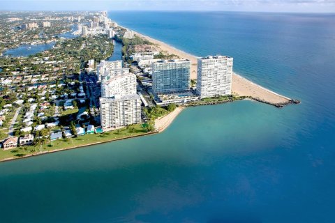 Condo in Fort Lauderdale, Florida, 1 bedroom  № 1407679 - photo 1