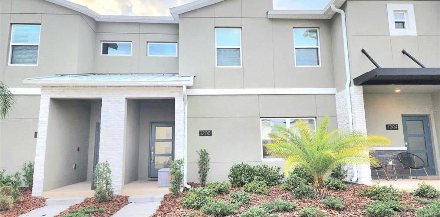 Townhouse in Davenport, Florida 4 bedrooms, 177.81 sq.m. № 1257279