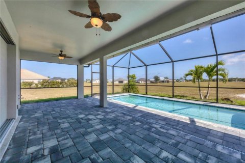 Villa ou maison à vendre à Punta Gorda, Floride: 3 chambres, 196.21 m2 № 291464 - photo 19