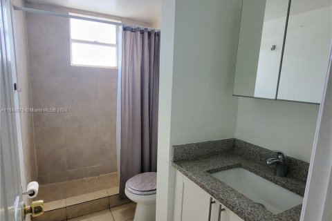 Condominio en alquiler en Hallandale Beach, Florida, 1 dormitorio, 61.13 m2 № 1331039 - foto 15