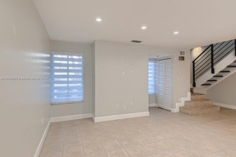 Townhouse in Miami, Florida 2 bedrooms, 112.97 sq.m. № 1332187 - photo 5