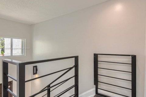 Townhouse in Miami, Florida 2 bedrooms, 112.97 sq.m. № 1332187 - photo 23