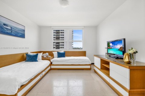 Copropriété à louer à Hallandale Beach, Floride: 2 chambres, 106.84 m2 № 1332186 - photo 20