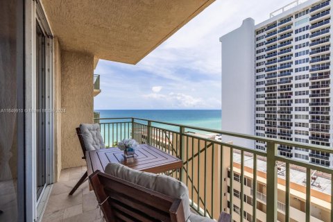 Copropriété à louer à Hallandale Beach, Floride: 2 chambres, 106.84 m2 № 1332186 - photo 10