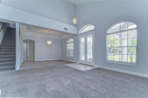 House in Tampa, Florida 5 bedrooms, 279.91 sq.m. № 1427052 - photo 6