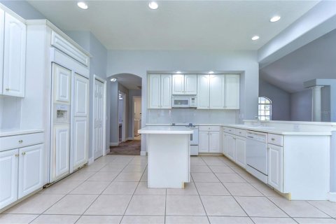 House in Tampa, Florida 5 bedrooms, 279.91 sq.m. № 1427052 - photo 20