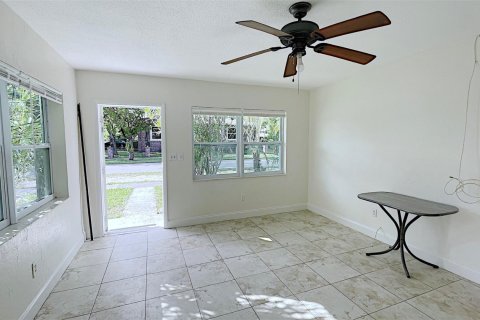 Купить коммерческую недвижимость в Дания-Бич, Флорида 144.93м2, № 927782 - фото 12
