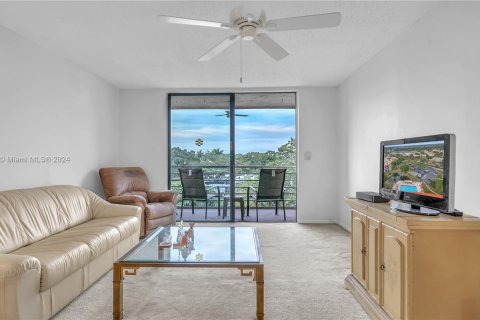 Condominio en venta en North Lauderdale, Florida, 2 dormitorios, 92.9 m2 № 1095271 - foto 13