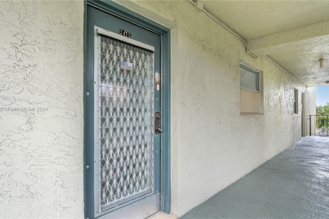 Copropriété à vendre à North Lauderdale, Floride: 2 chambres, 92.9 m2 № 1095271 - photo 6