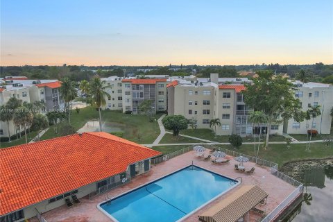 Condominio en venta en North Lauderdale, Florida, 2 dormitorios, 92.9 m2 № 1095271 - foto 3