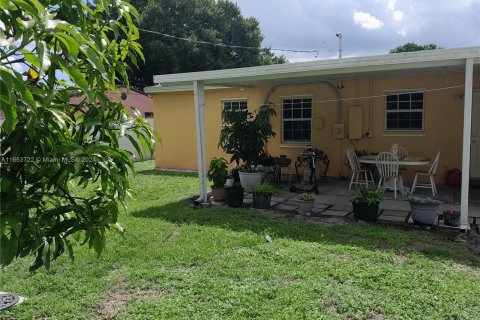 Casa en venta en Miami Gardens, Florida, 4 dormitorios, 115.38 m2 № 1378615 - foto 17