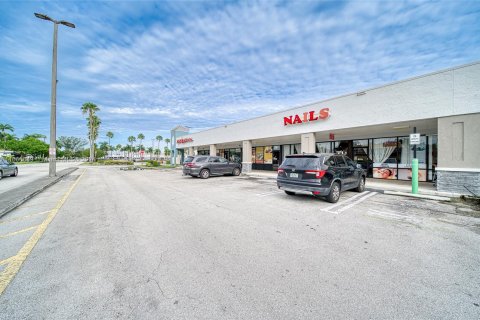 Propiedad comercial en venta en Miami, Florida № 1378664 - foto 25