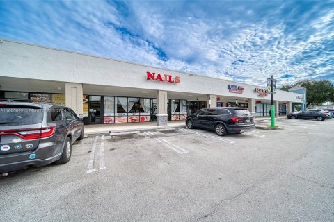 Propiedad comercial en venta en Miami, Florida № 1378664 - foto 23