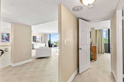 Condo in Riviera Beach, Florida, 2 bedrooms  № 1119941 - photo 2