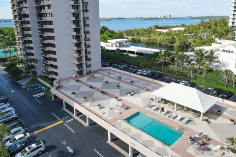 Condo in Riviera Beach, Florida, 2 bedrooms  № 1119941 - photo 7