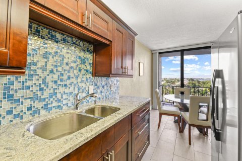 Condo in Riviera Beach, Florida, 2 bedrooms  № 1119941 - photo 5