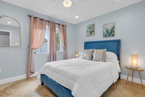 Villa ou maison à vendre à Dania Beach, Floride: 6 chambres, 246.93 m2 № 963106 - photo 21