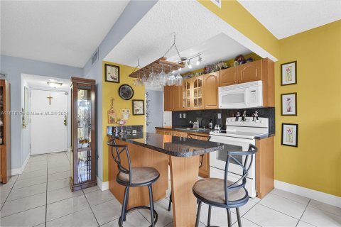 Copropriété à vendre à Miami, Floride: 2 chambres, 77.85 m2 № 1239611 - photo 12