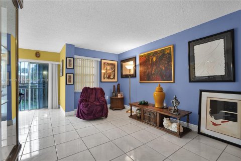 Copropriété à vendre à Miami, Floride: 2 chambres, 77.85 m2 № 1239611 - photo 5