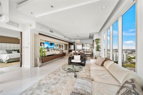 Condominio en venta en Miami, Florida, 2 dormitorios, 147.53 m2 № 1430017 - foto 4