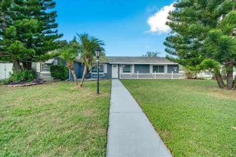 Casa en venta en Bradenton, Florida, 2 dormitorios, 119.38 m2 № 1396686 - foto 1