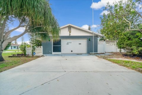 Casa en venta en Bradenton, Florida, 2 dormitorios, 119.38 m2 № 1396686 - foto 4