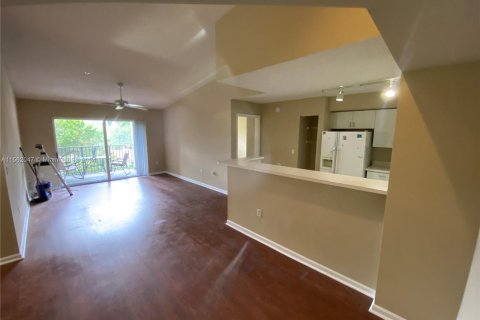 Condo in Coconut Creek, Florida, 2 bedrooms  № 1102983 - photo 10