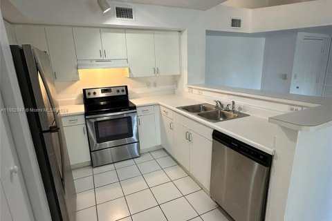 Condo in Coconut Creek, Florida, 2 bedrooms  № 1102983 - photo 16