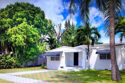 House in Hollywood, Florida 2 bedrooms, 111.11 sq.m. № 1121024 - photo 2