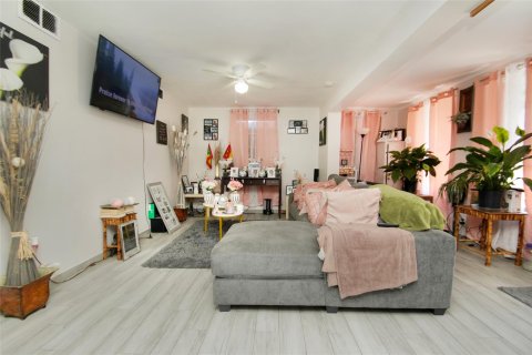 Casa en venta en Pompano Beach, Florida, 3 dormitorios, 135.54 m2 № 1142560 - foto 15