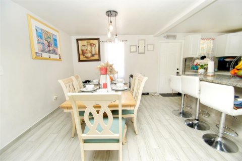 Casa en venta en Pompano Beach, Florida, 3 dormitorios, 135.54 m2 № 1142560 - foto 13