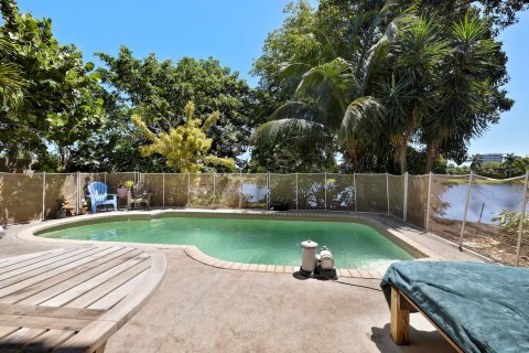 Casa en venta en West Palm Beach, Florida, 3 dormitorios, 204.29 m2 № 1142563 - foto 4