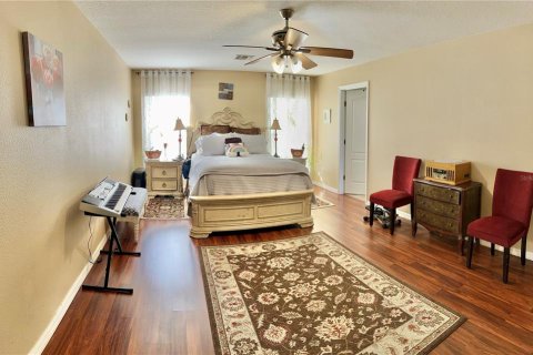 House in Orlando, Florida 4 bedrooms, 264.77 sq.m. № 831262 - photo 15