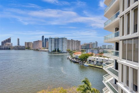 Condo in Aventura, Florida, 3 bedrooms  № 495572 - photo 20