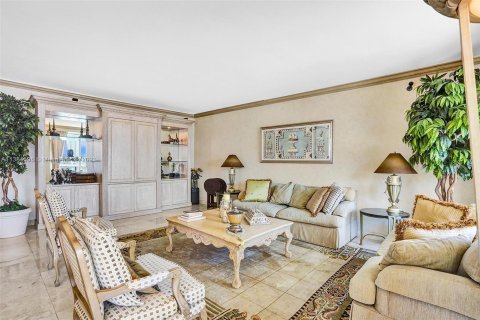 Copropriété à vendre à Aventura, Floride: 3 chambres, 260.13 m2 № 495572 - photo 10