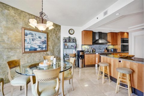 Condo in Aventura, Florida, 3 bedrooms  № 495572 - photo 17