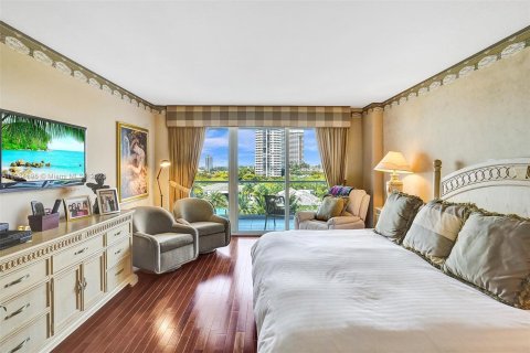 Copropriété à vendre à Aventura, Floride: 3 chambres, 260.13 m2 № 495572 - photo 26