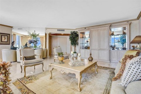 Condo in Aventura, Florida, 3 bedrooms  № 495572 - photo 9