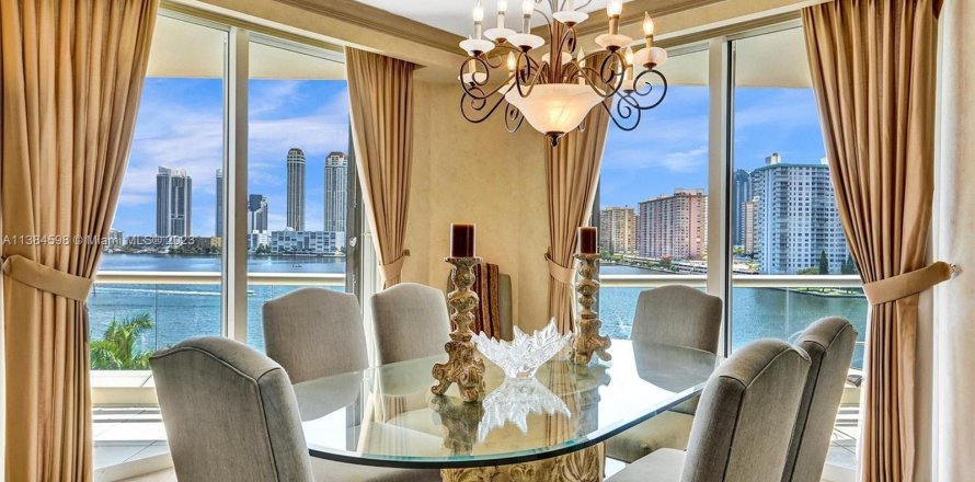 Condo à Aventura, Floride, 3 chambres  № 495572