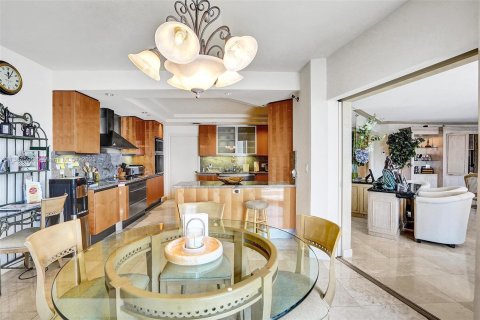 Condo in Aventura, Florida, 3 bedrooms  № 495572 - photo 18