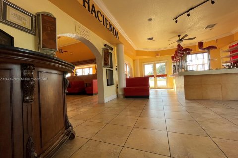 Купить коммерческую недвижимость в Клуистон, Флорида № 1095258 - фото 13