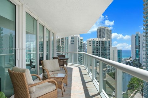 Condo in Sunny Isles Beach, Florida, 3 bedrooms  № 1305107 - photo 9