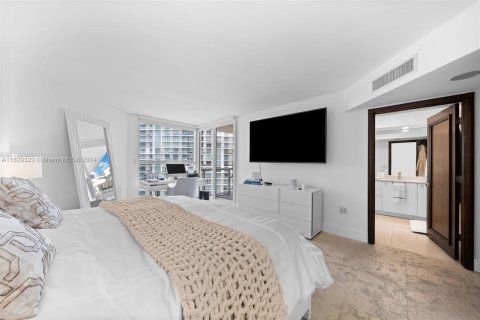 Condo in Sunny Isles Beach, Florida, 3 bedrooms  № 1305107 - photo 18