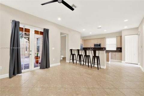 Townhouse in Pembroke Pines, Florida 3 bedrooms, 215.53 sq.m. № 1305111 - photo 24