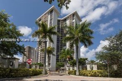 Copropriété à vendre à Aventura, Floride: 2 chambres, 96.9 m2 № 1271435 - photo 2