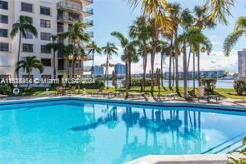 Copropriété à vendre à Aventura, Floride: 2 chambres, 96.9 m2 № 1271435 - photo 10