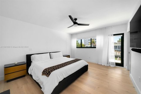 Townhouse in Miami Beach, Florida 3 bedrooms, 158.12 sq.m. № 1187453 - photo 14